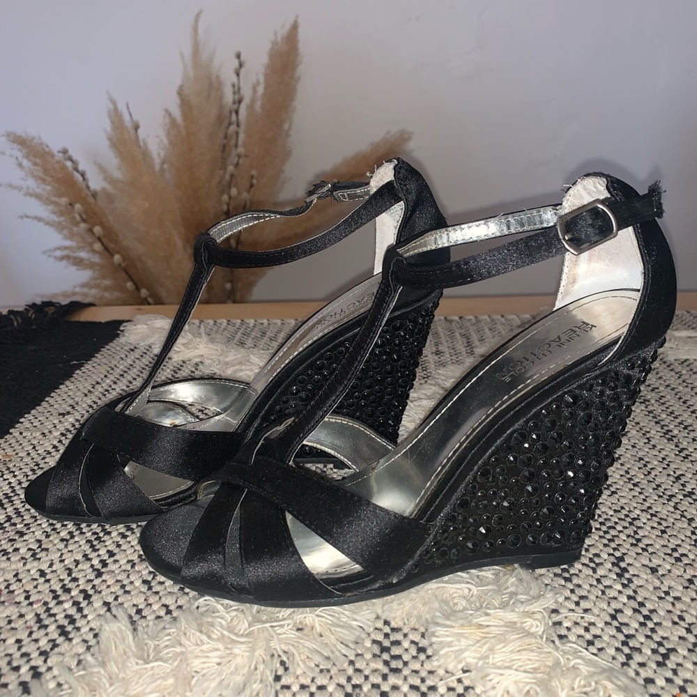 Kenneth Cole Black Wedges